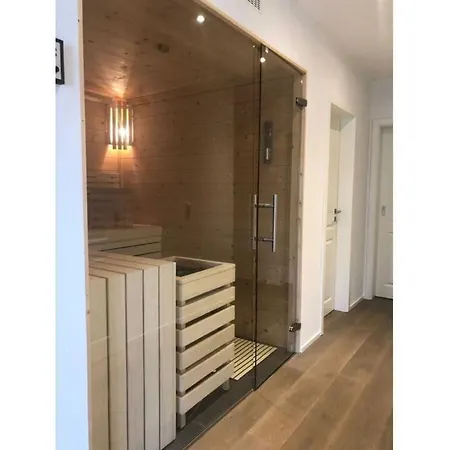 Captain House In شقة